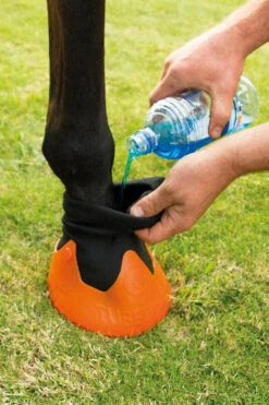 Tubbease Hoof Sock Poultice Aid 7 Tubbease Hoof Sock Poultice Aid -The Horse Care Shop shires tubbease hoof sock poultice aid 64441.1631409514